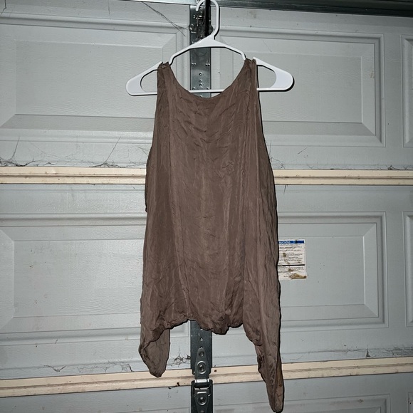 COPY - Top - Picture 3 of 4